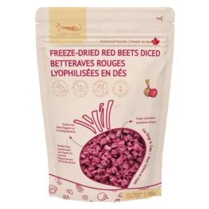 A beige bag of Loopy Paws freeze-dried red beets diced, with red text and images. The beets are shown in a bowl on the package. The bag highlights product features and weighs 25g.