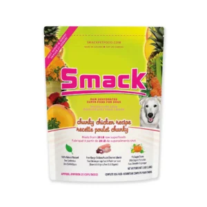 A bag of Smack Chunky Chicken for Dog 2.5kg dehydrated dog food featuring images of chicken, pineapple, mango, strawberries, and a dog’s face, with English and French text listing ingredients and nutritional information.