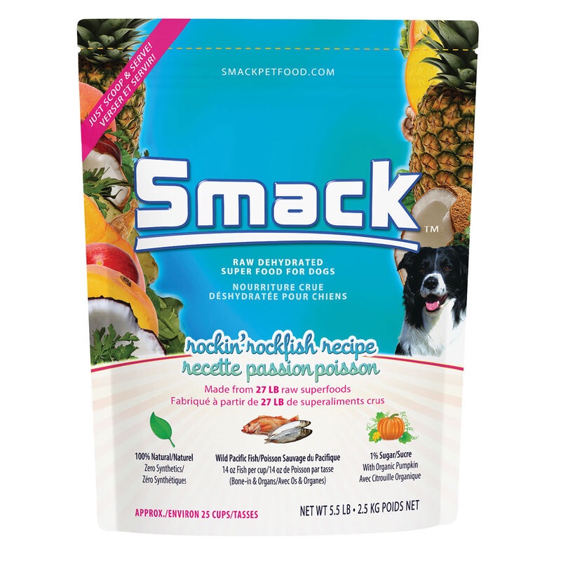 A vibrant 2.5kg bag of Smack Rockin Rockfish for Dog showcases images of pineapples, a cheerful pup, and product details in both English and French. The packaging highlights raw superfoods, making Smack Rockin Rockfish a nutritious option for your pet.